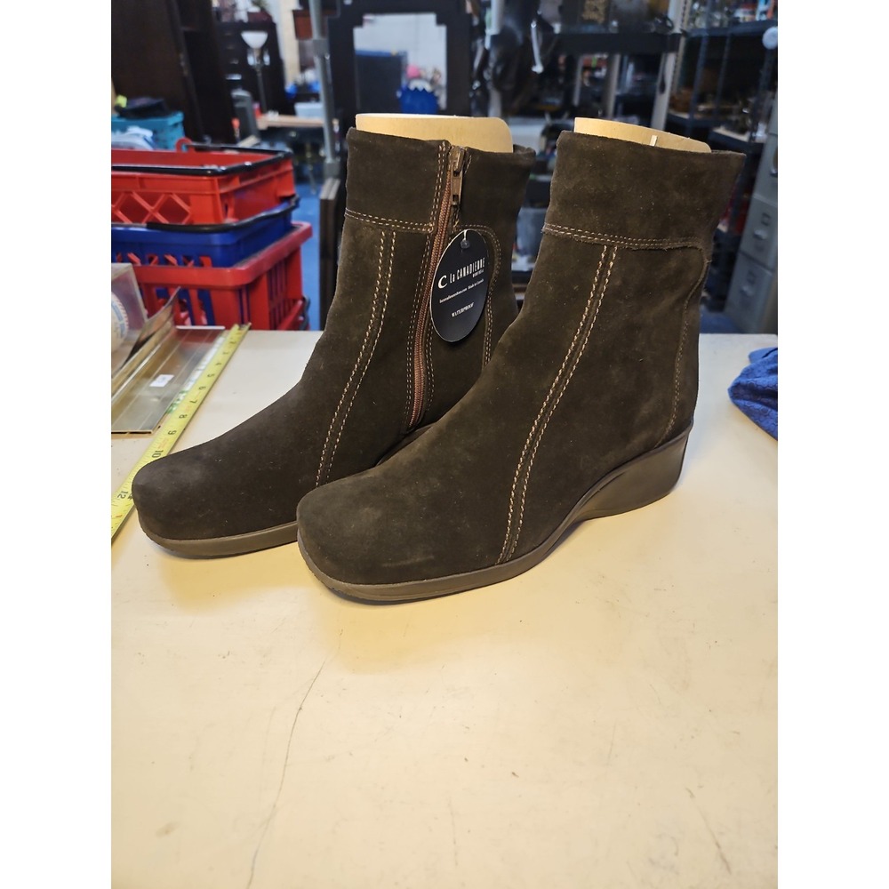 New La Canadienne Womens Dark Brown Suede Wedge Ankle Boots, Side Zip, Size 8.5W